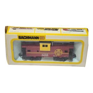 Vintage Bachmann HO Scale 1057 Santa Fe Wide Vision Caboose w/Box